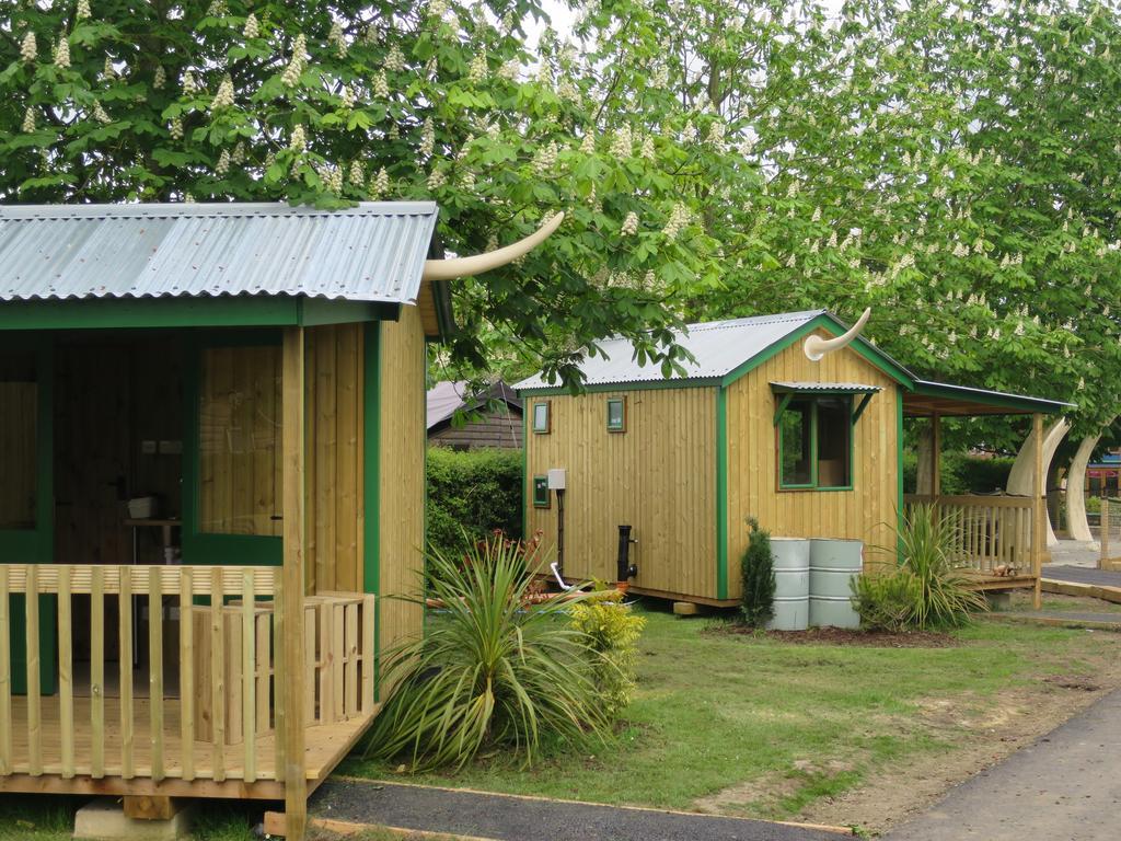 Adventurer'S Village Milton Keynes Esterno foto